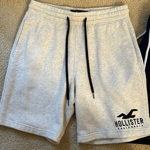 Four pairs of men’s XS Hollister shorts